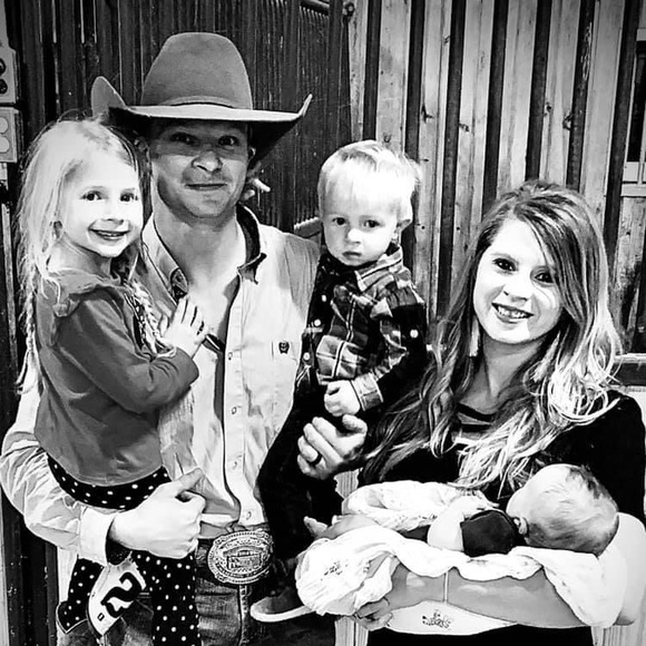 Meet your Posher, Lacey - Picture 2 of 7